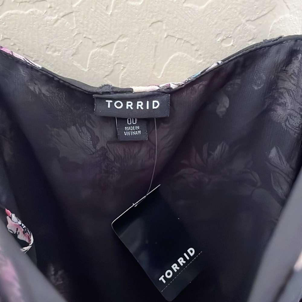 Torrid Floral Cold Shoulder Top - Picture 6 of 8